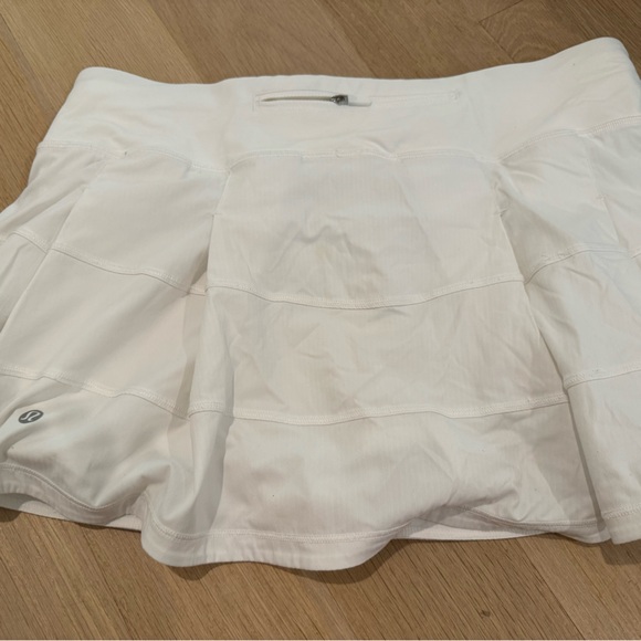 White lululemon size 8 pace rival mid rise - Picture 2 of 3